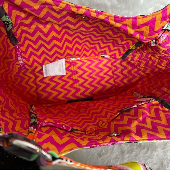 New Vera Bradley Ziggy Zinnia Crescent Handbag - Picture 11 of 12